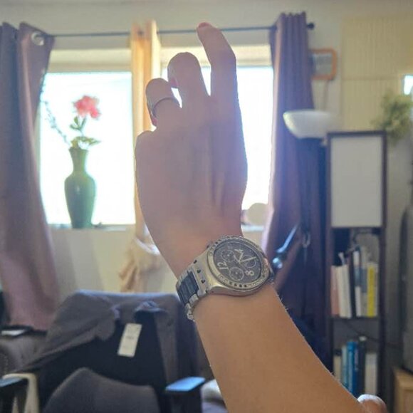 Swatch Quantz Stainless Steel Belt Sporty Unisex Watch - Picture 3 of 3